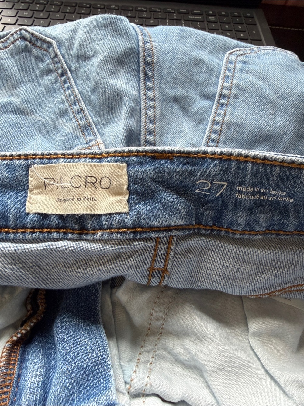 Anthropologie Pilcro The Kenna Mid Rise Barrel Jeans Valentines Heart Sz 27 - Picture 9 of 12